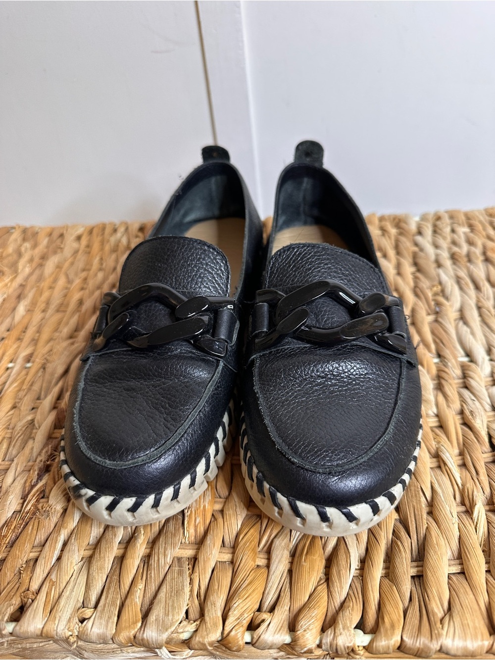 Women's Black Leather Chain-Accent Loafers